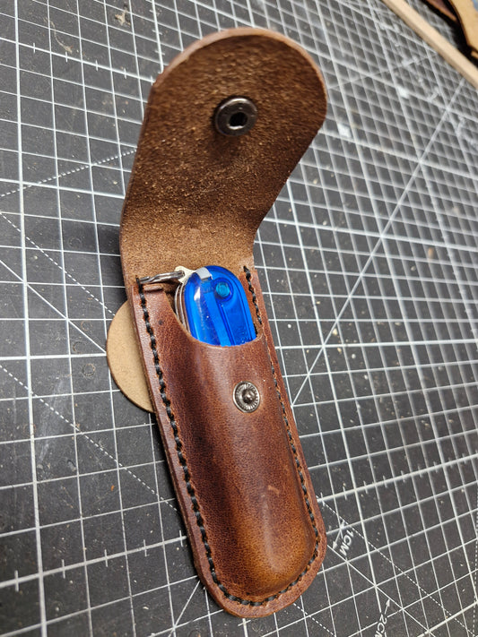 Hoes met clip (mogelijk voor alle zakmessen)