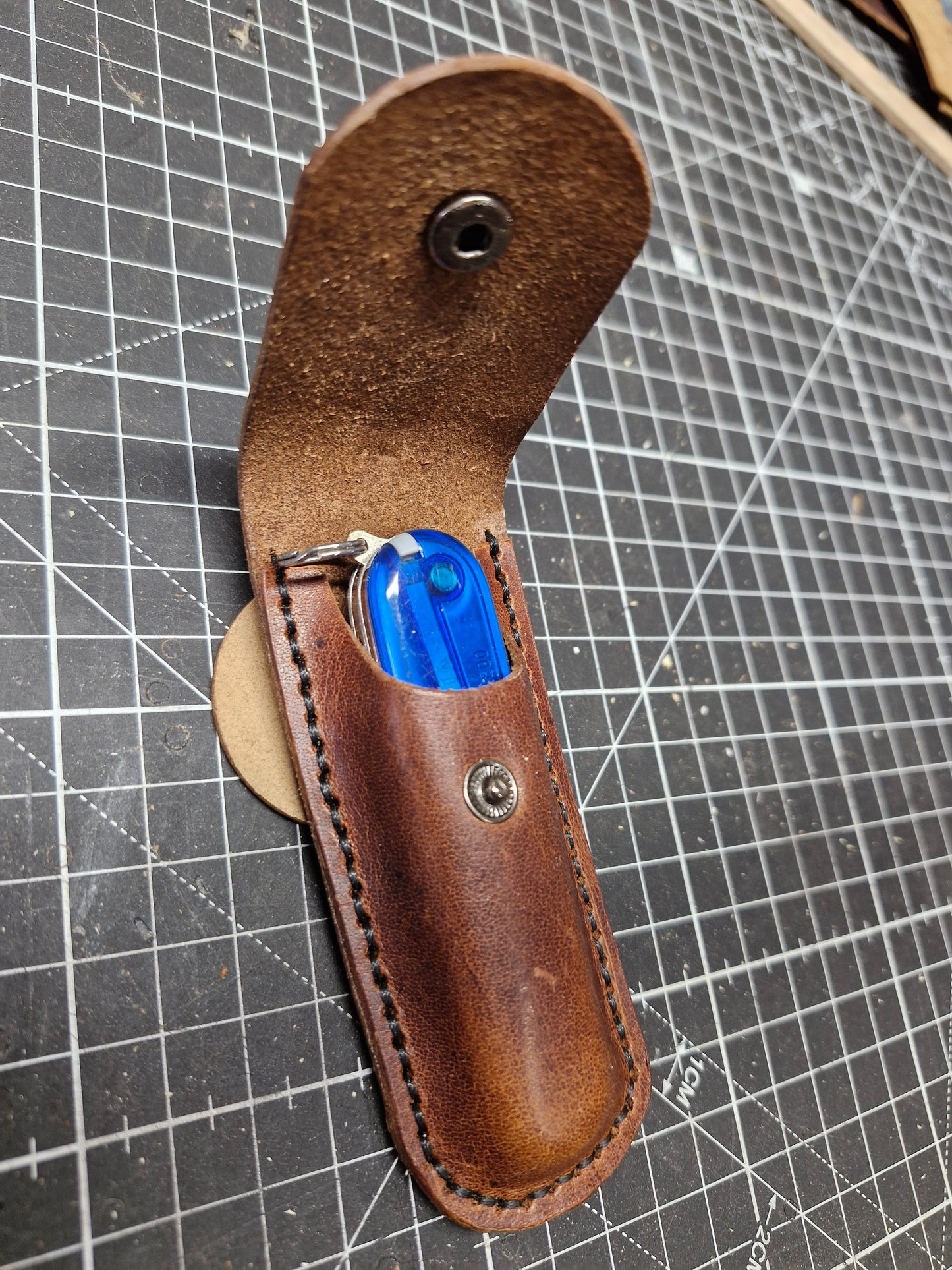 Hoes met clip (mogelijk voor alle zakmessen)